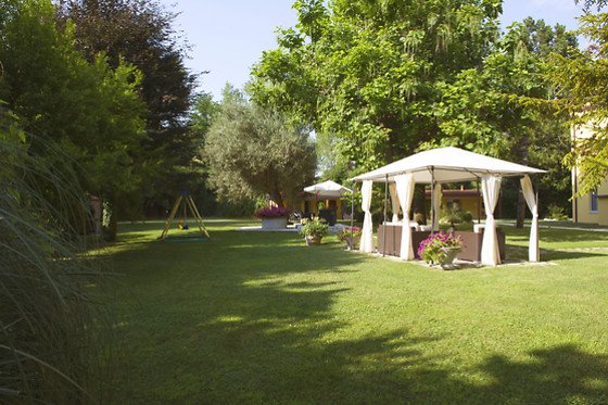 Viktoria Palace Hotel - photo 10