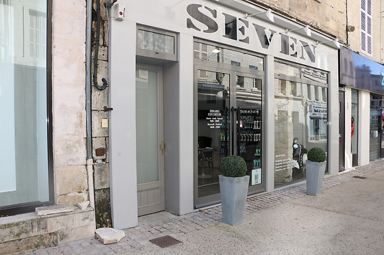 Seven - photo 0