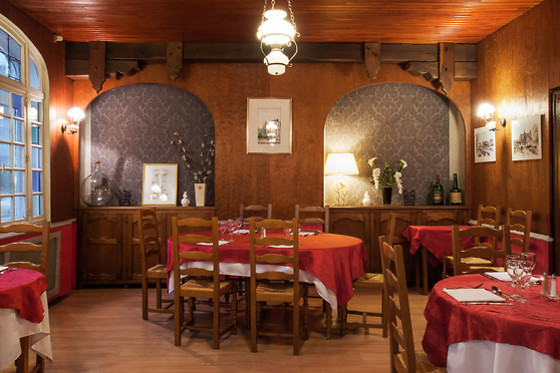 Repas gastronomique pour 2 à l'Hostellerie de la  Croix d'Or à Roye (France)