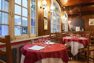 Repas gastronomique pour 2 à l'Hostellerie de la  Croix d'Or à Roye (France)
