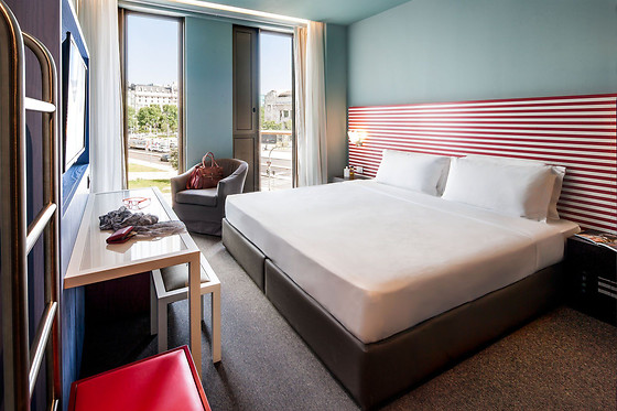 Glam Hotel - photo 0