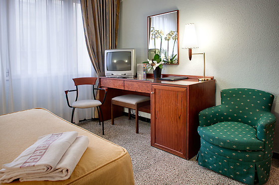 HOTEL GAUDI - photo 5