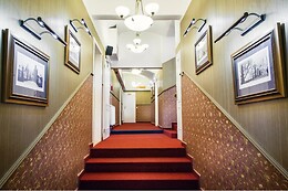 Hotel Taurus