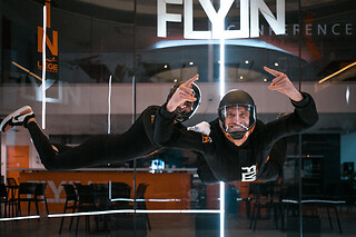 Simulateur de chute libre pour 2 (3 vols, 1 vol Tornado, bouteille de cava) - Flyin Liège - Grâce-Hollogne (Liège)