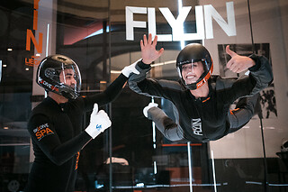 Simulateur de chute libre pour 2 (3 vols, 1 vol Tornado, bouteille de cava) - Flyin Liège - Grâce-Hollogne (Liège)