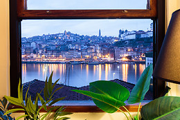THE HOUSE OF SANDEMAN HOSTEL & SUITES
