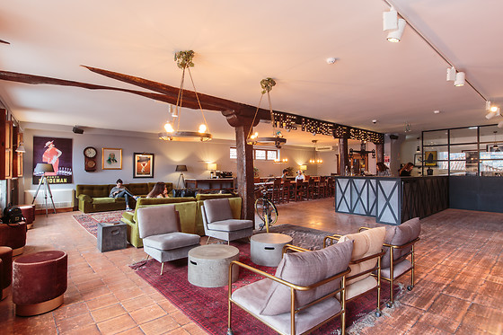 THE HOUSE OF SANDEMAN HOSTEL & SUITES - photo 2