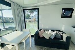 HOUSEBOAT - CASA FLOTANTE