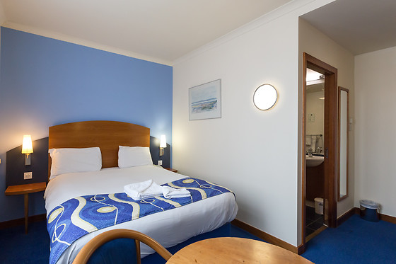 Wembley International Hotel - photo 1