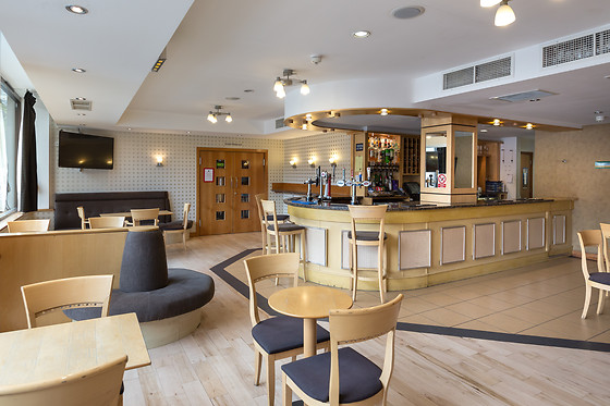 Wembley International Hotel - photo 3