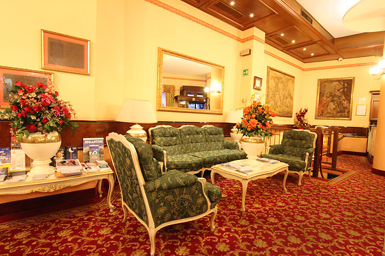 King Mokinba Hotels - photo 2