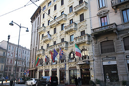 King Mokinba Hotels