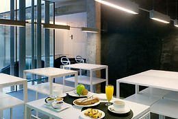 HOTEL MOURE