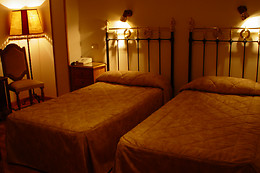 HOTEL LOS PERALES