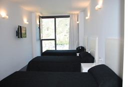 HOSTAL TRES CAMPANAS