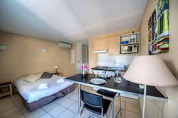 Zenitude Hôtel-Résidences : La Tour de Mare ****