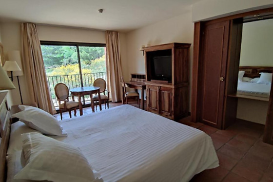 LA FIGUEROLA HOTEL & RESTAURANT - photo 4