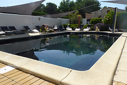 Elegance Suites Hôtel****