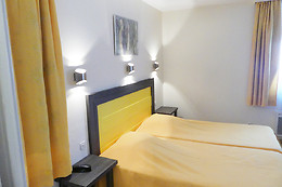 Aux 2 roses (hôtel)
