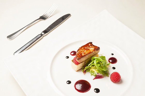 CAP OU PAS CAP - Nuit de luxe ou resto chic ?