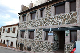 CASA RURAL LA CERECERA Y CASA RURAL VALLECASAR
