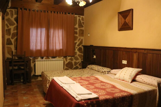 CASA RURAL LA CERECERA Y CASA RURAL VALLECASAR - photo 1