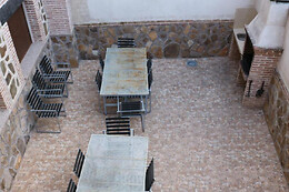 CASA RURAL LA CERECERA Y CASA RURAL VALLECASAR