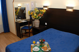 Aux 2 roses (hôtel)