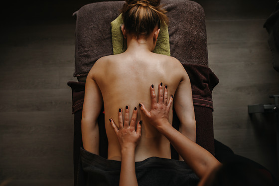 Massage du visage, de la nuque et du décolleté chez Thalasud à Loverval (Hainaut)