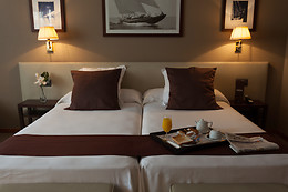 HOTEL CONQUERIDOR