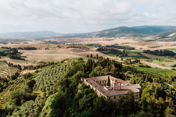 Cantina Wine Shop Badia di Morrona - photo 1