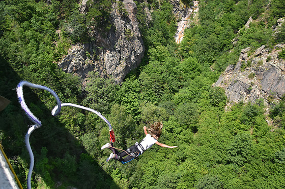 Saut en parachute et activités extrêmes