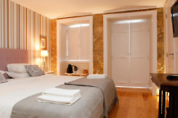 FLORES GUESTHOUSE