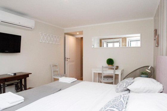 FLORES GUESTHOUSE - photo 3