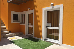 BIKE SUITE & LOUNGE